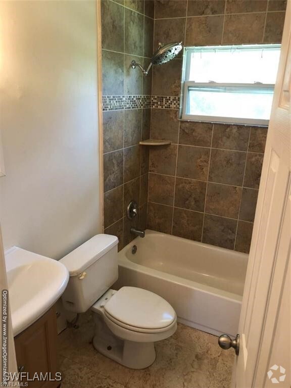Building Photo - 18584 Miami Blvd Rental