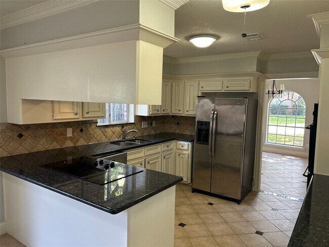 Photo - 706 Houghton Rd