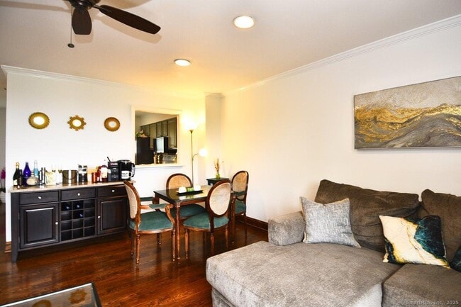 Photo - 178 Flax Hill Rd Unidad APT C203