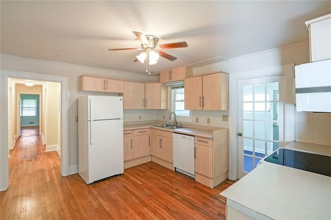 Photo - 2055 Anderson Dr SE