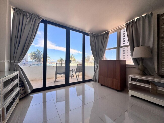 Building Photo - 2201 S Ocean Dr Unit 301 Rental
