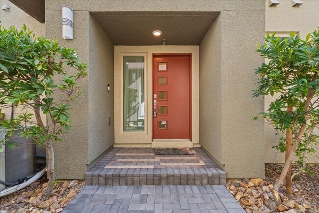 Building Photo - Resort-Style Living in a Modern 2 Bedroom ...