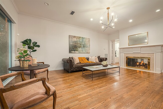 Photo - 983 S Post Oak Ln