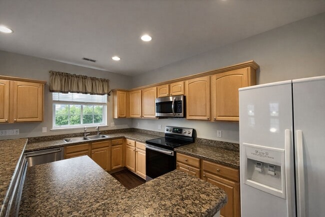 Photo - 121 Walnut Cove Dr