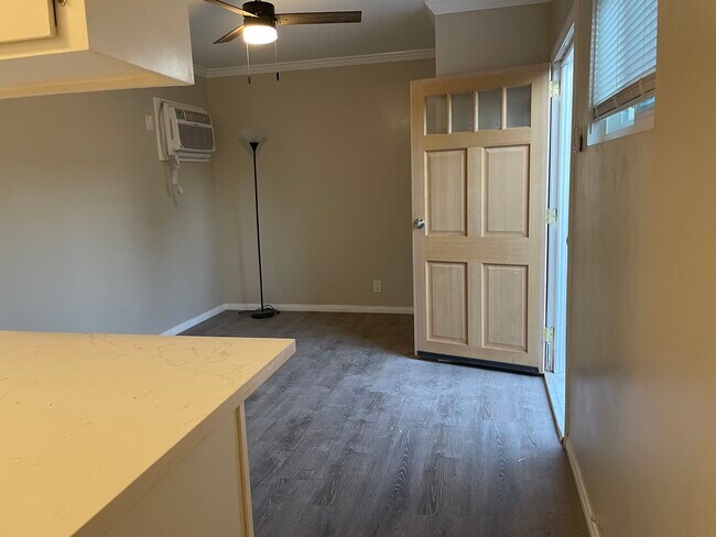 Photo - 603 N Mariposa St Unit A