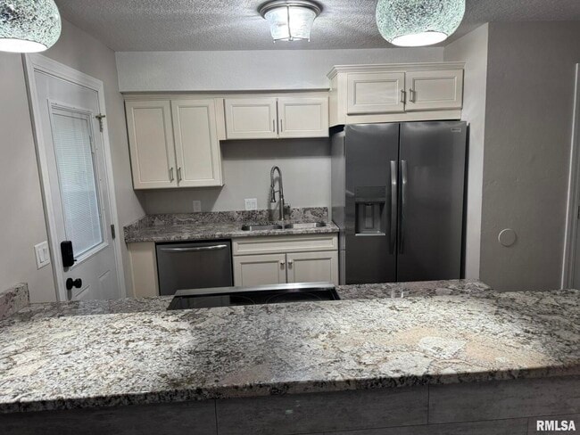 Photo - 1728 Taylor St