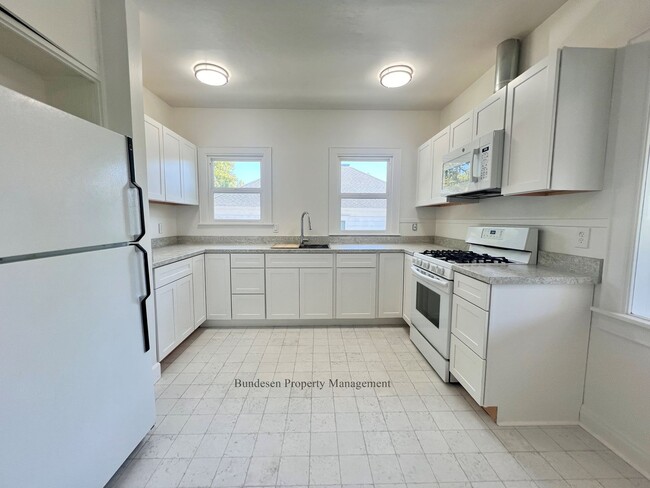 Photo - Charming Downtown Petaluma Gem - 3bed 1.5 Bath Available Now !