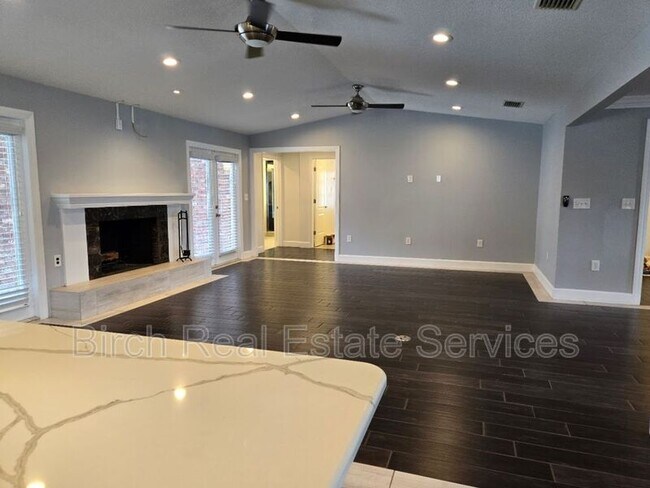 Photo - 515 Hollow Ridge Rd