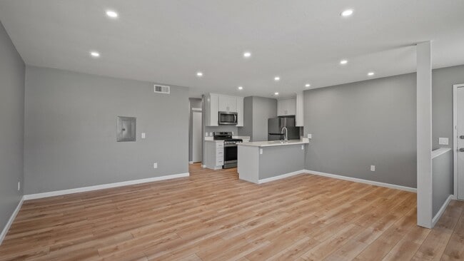 2306 Heidi Pl