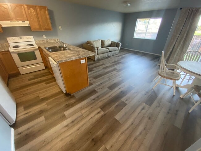 Photo - 758 N Cloverleaf Loop Unidad 758 N cloverleaf loop
