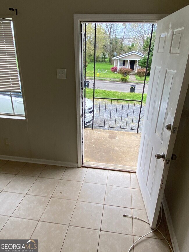 105 E 11th St SE Apartment Unit 4 Rome, GA