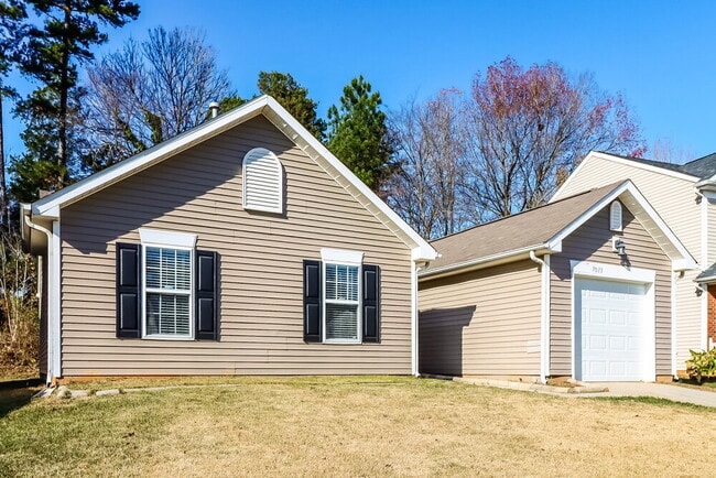 Photo - 7013 Sunman Rd