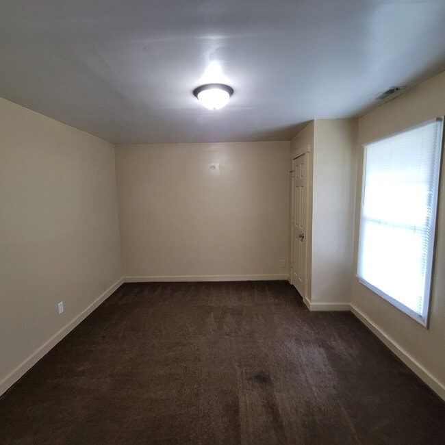 Irvington 4BR/2BA House w/Central Air!
