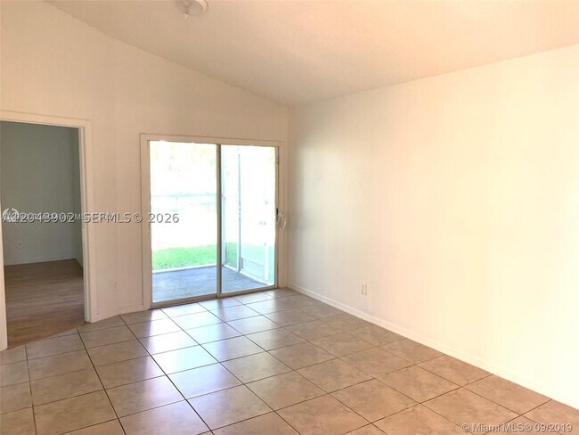 848 SW 10th St