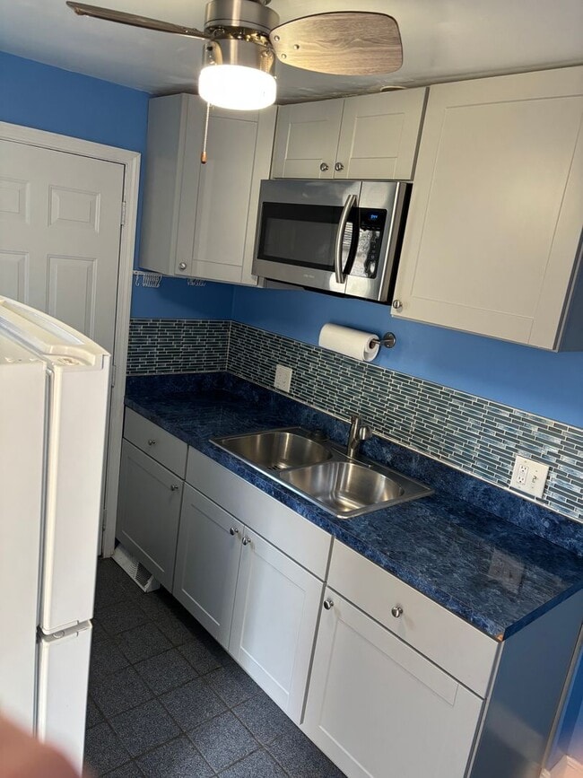 Photo - Euclid 1/2 Duplex