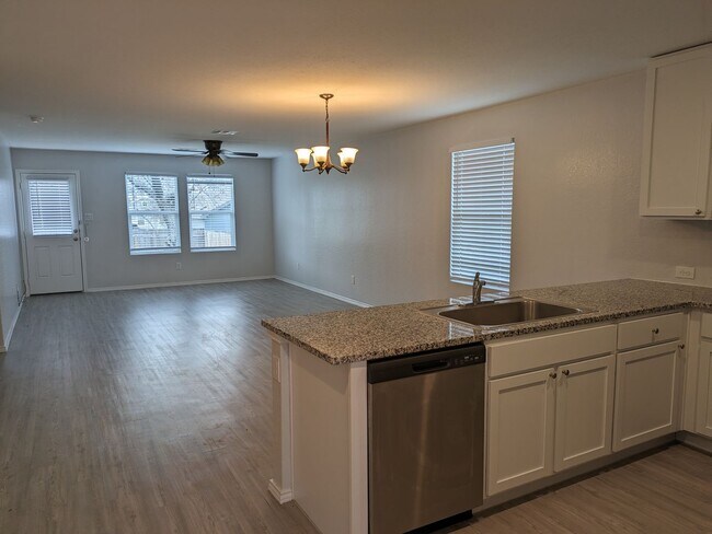 Photo - Beautiful 2 Story Home 4bdrm 2.5 bath