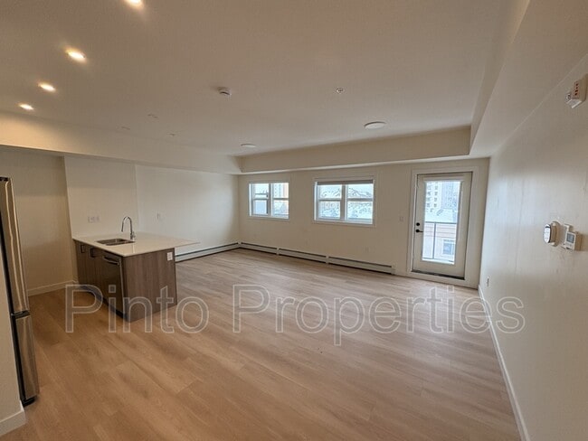 Photo - 8615-8108 108 St NW