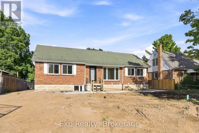 Photo - 372 Major St