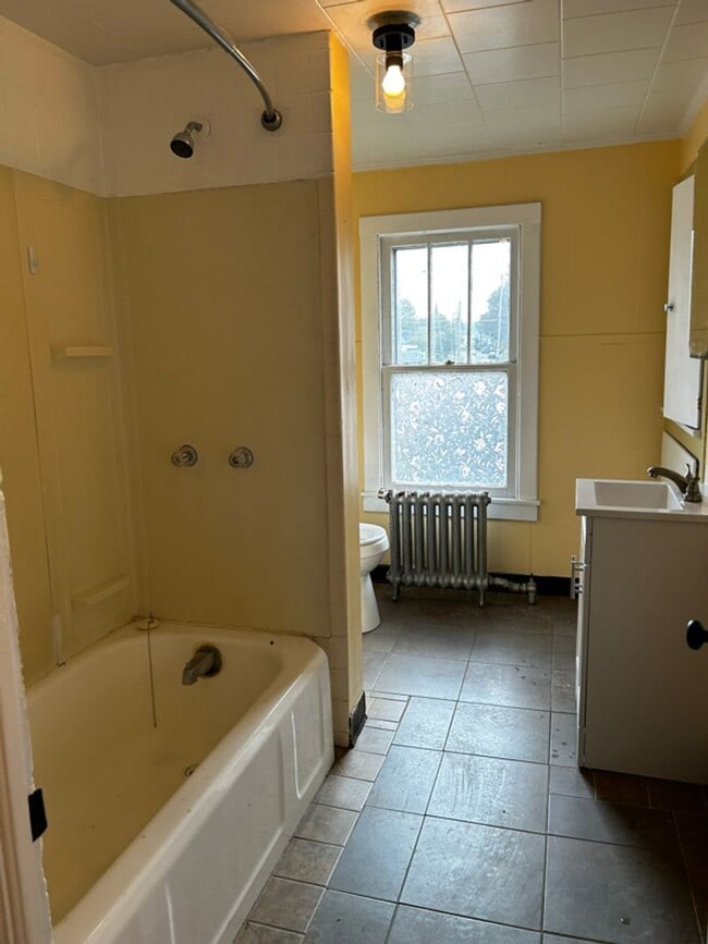 Photo - 325 Main St Unidad 1st Fl Left