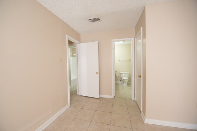 14355 S Harrells Ferry Rd Unit 104