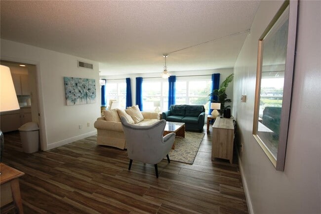 Photo - 1655 S Highland Ave Unidad I282