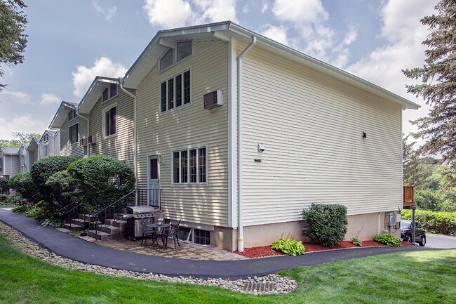 Photo - 21 Scenic Cir Townhome