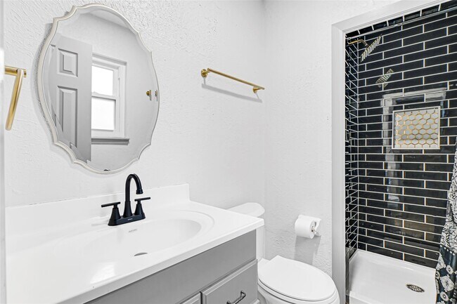 Photo - 1806 Clayton Dr