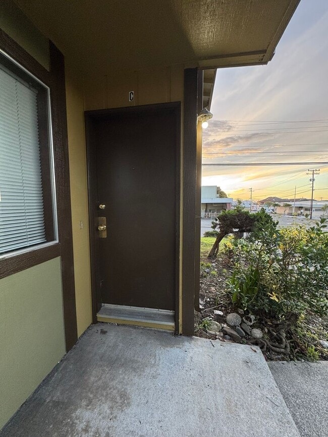 Building Photo - 233W15jjad Unit C