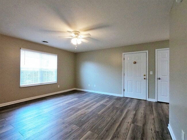 Photo - FOUNTAIN CITY: GROUND LEVEL 2 BEDROOM, 2 BATHROOM CONDO IN MAPLE CHASE