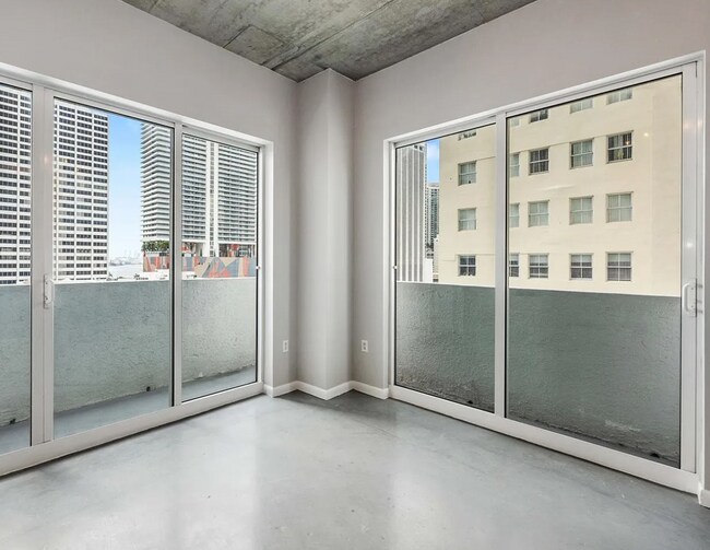 133 NE 2nd Ave Unit 912