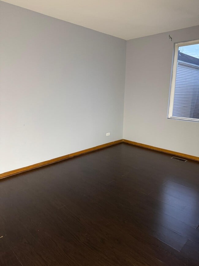 Photo - 871 Symphony Dr