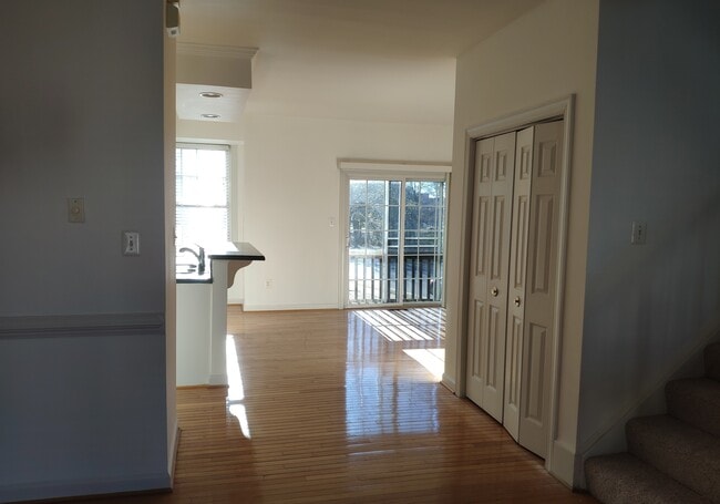 Nivel principal - Armario de almacenamiento - 3950 Royal Lytham Dr