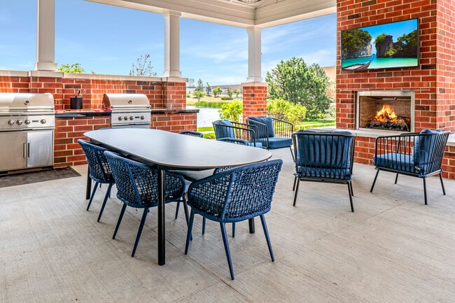 Veranda with Grills - Clubhouse