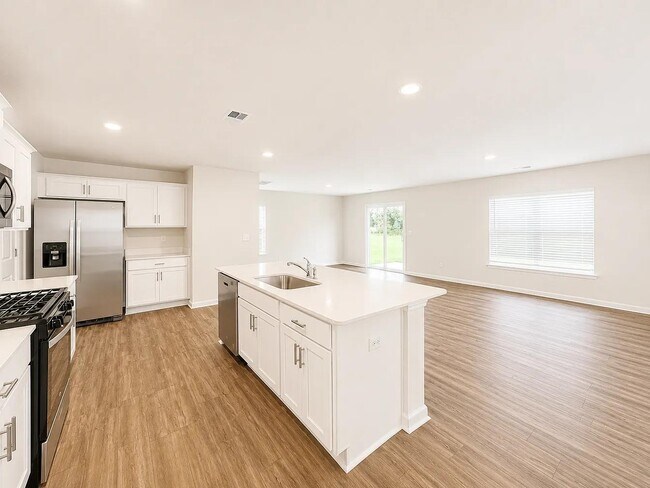 Photo - 225 Deskin Ln