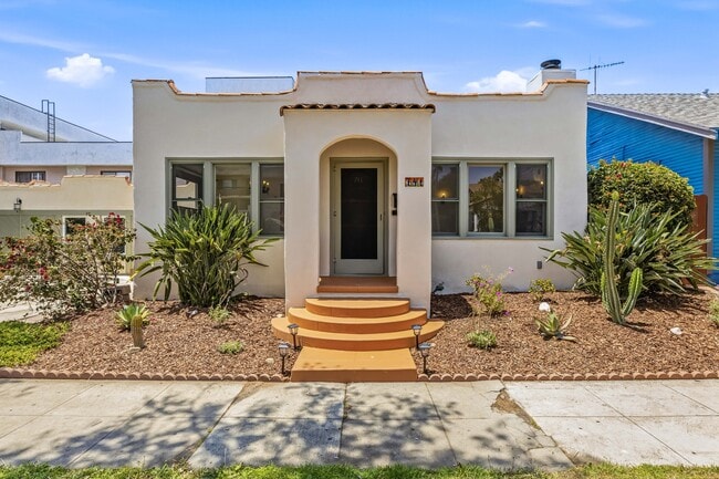 Building Photo - 741 Granada St