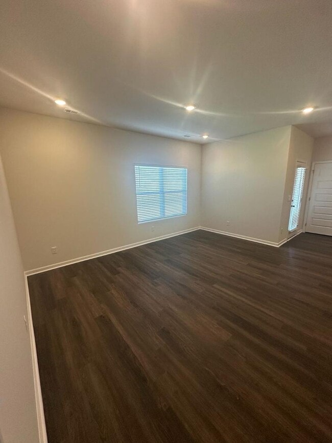 Photo - 231 Murphy Ln