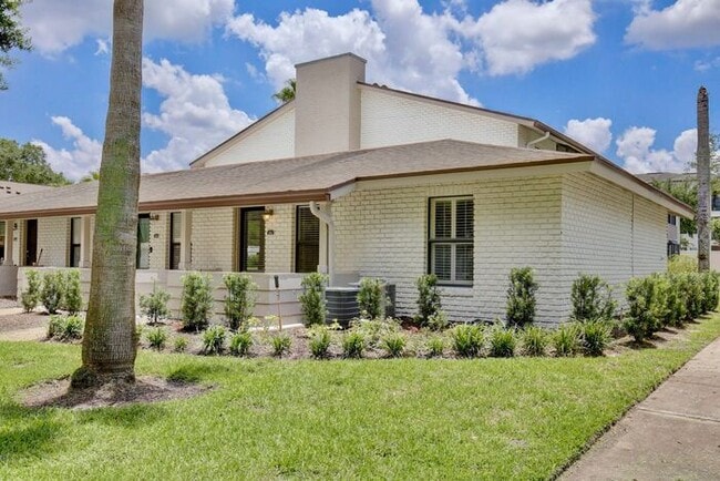 Photo - Charming First-Floor 1BR in Audubon Park · In-Unit Laundry · Community Pool with Lake Druid View ...