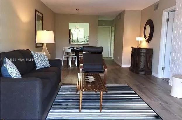 Photo - 1752 NW 3rd Terrace Unidad 317C