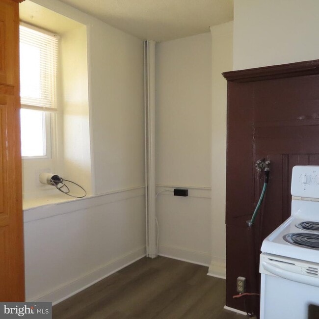 Photo - 11677 Lincoln Way W