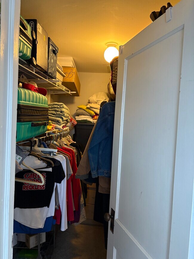 Photo - 1555-1557 W Diversey Pky