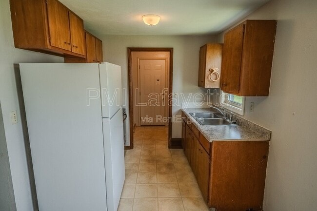 Photo - 442 Lamplighter Ln