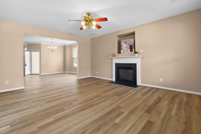 Photo - 249 W Gilbert St