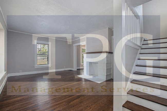 Photo - 4241 Charlotte St