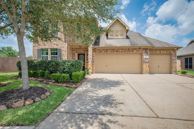 Building Photo - 2110 Stonehollow Ct
