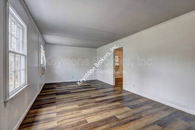 Photo - 1212 Hartley St