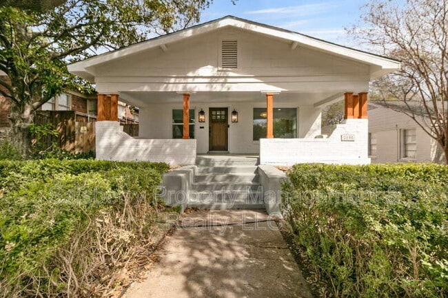 Building Photo - 2105 Tremont Ave