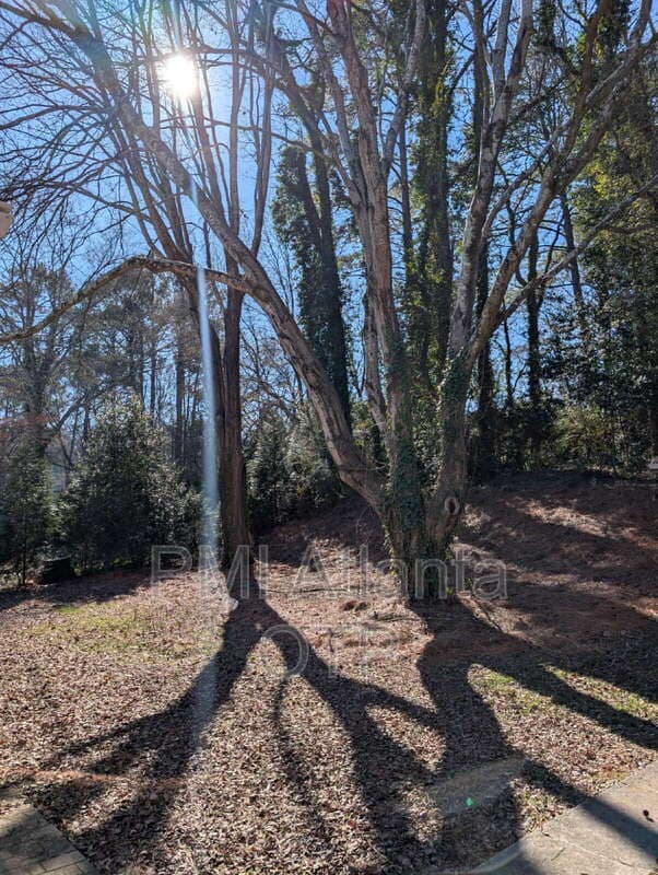 Photo - 1952 Wellbourne Dr NE