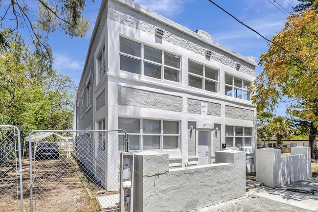 Photo - 629 9th St Apartment
