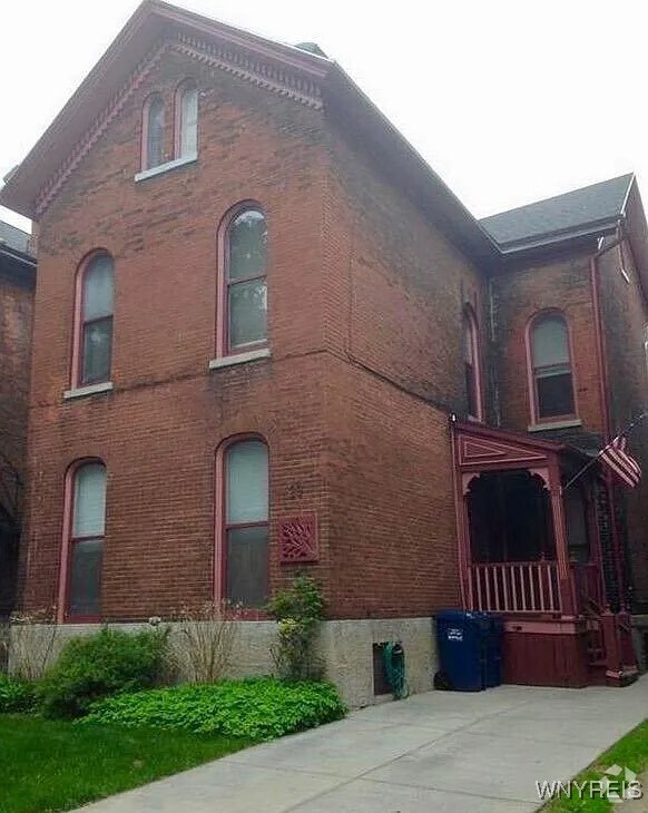 Building Photo - 29 N Pearl St Rental