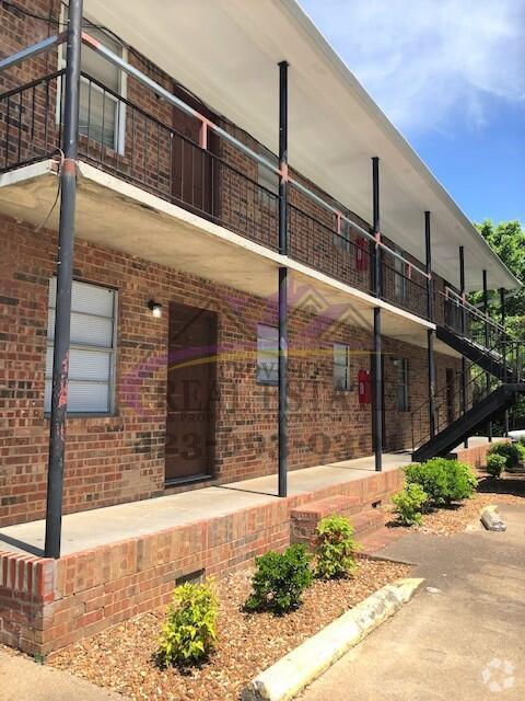 Building Photo - 1870 Green Dr NW Rental